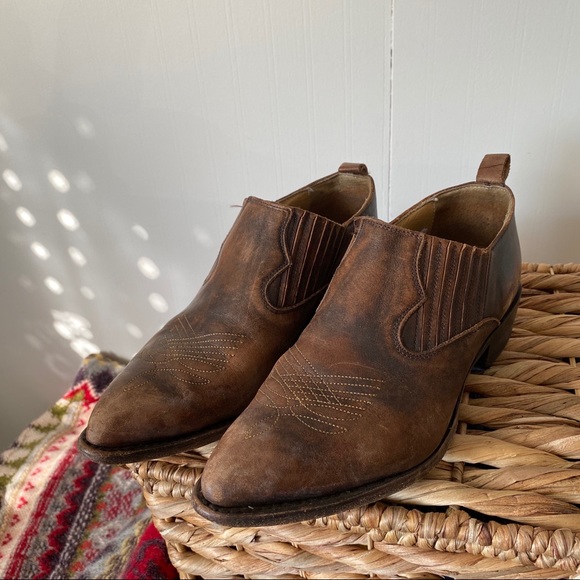 Frye Western Ankle Bootie Brown Leather - Picture 1 of 7